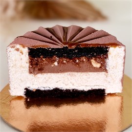 Фигурный бенто шоколад - фундук 10086